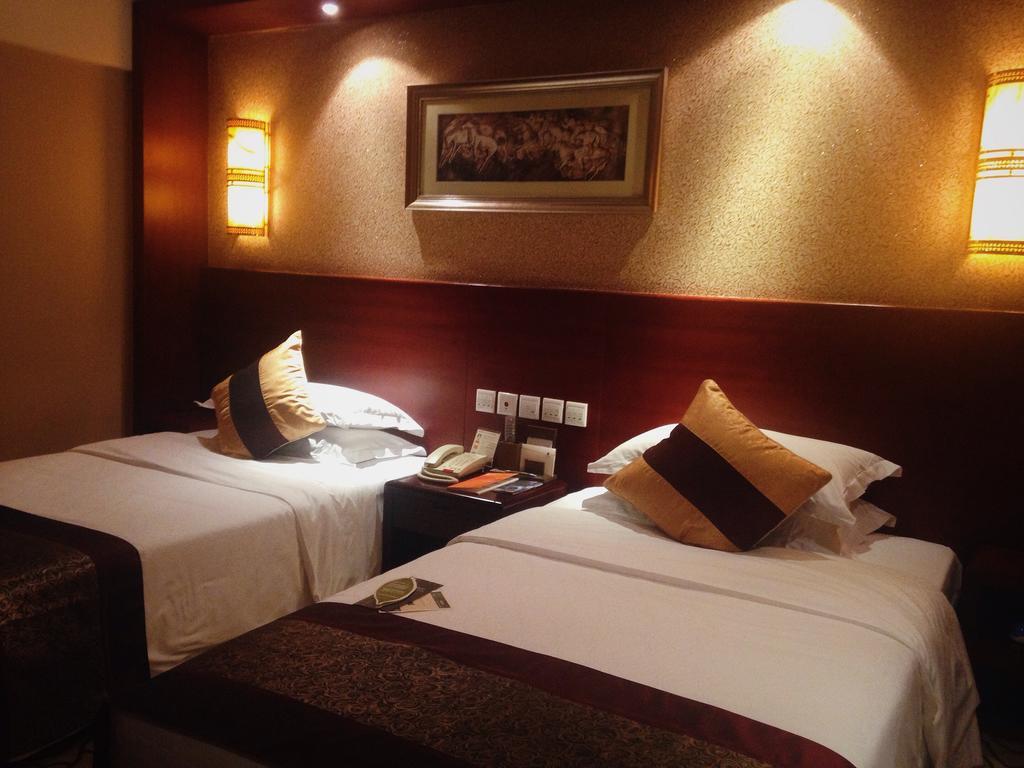 Dynasty International Hotel Kunming Zimmer foto
