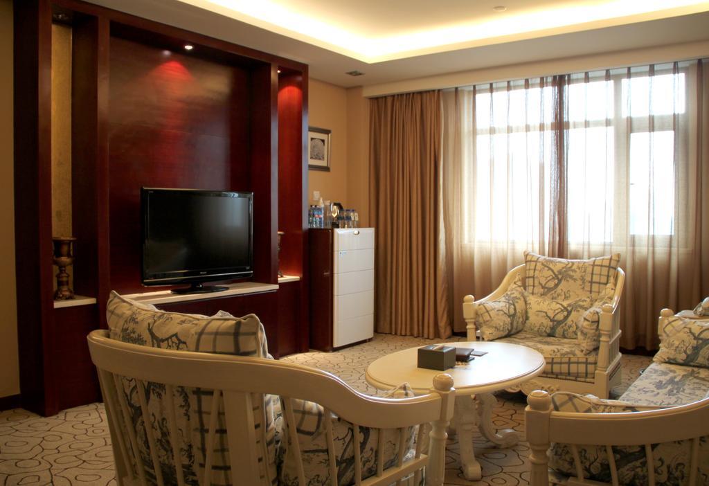 Dynasty International Hotel Kunming Zimmer foto