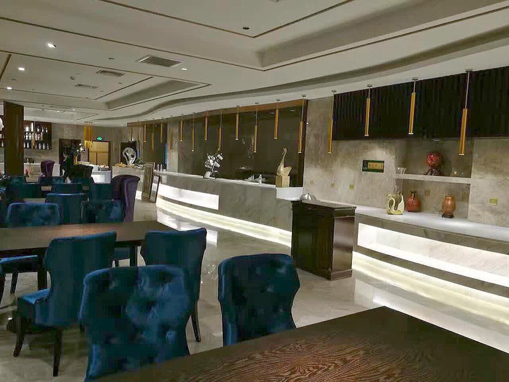 Dynasty International Hotel Kunming Exterior foto